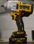 DEWALT CORDLESS IMPACT WRENCH (Type 1)